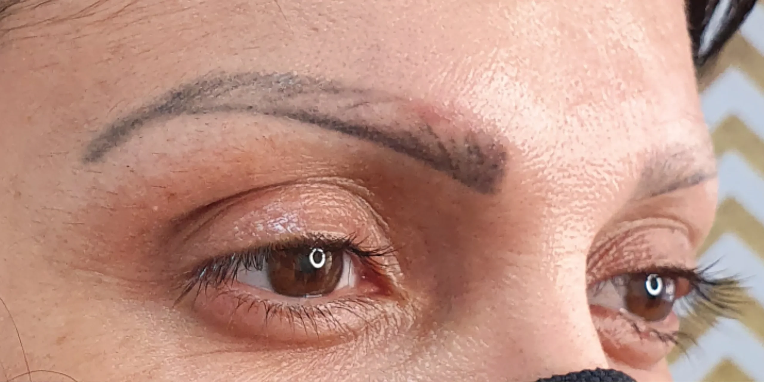 Despigmentação de Sobrancelhas DF-06